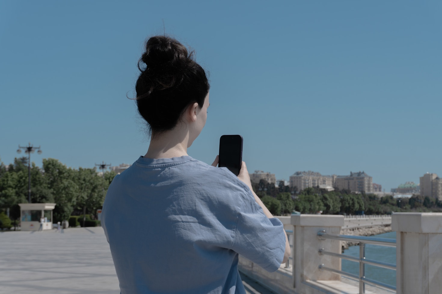 10 Confidence-Boosting Tips for Women Traveling Alone